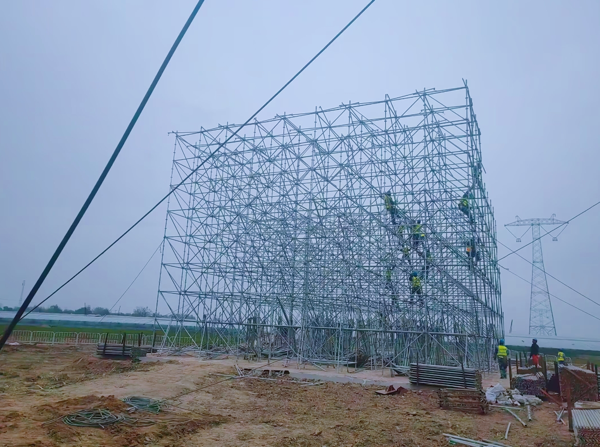 山東±800千伏特高壓直流輸電線路工程跨越濟(jì)鄭高鐵K157+100處架設(shè)電力線工程
